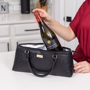 Black Faux Ostritch Leather Sachi Brand Stylish Insulated Wine Bag Purse